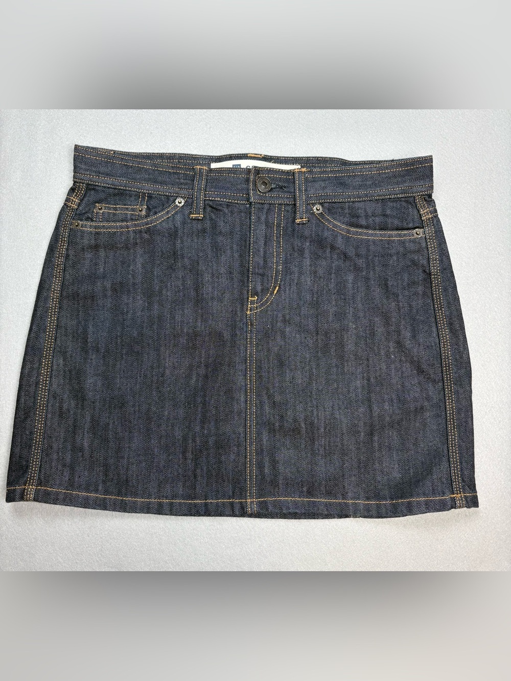 Vintage Y2K GAP Jeans Denim Mini Skirt Dark Wash 100% Cotton Size 4 USA
